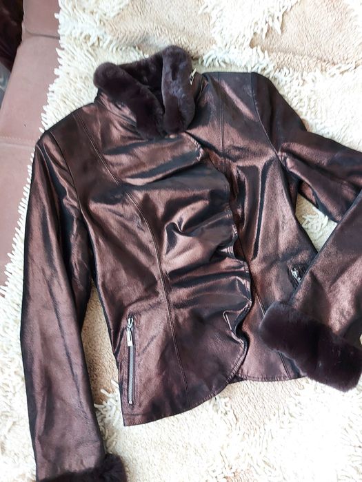 Шикарная демисезонная куртка.