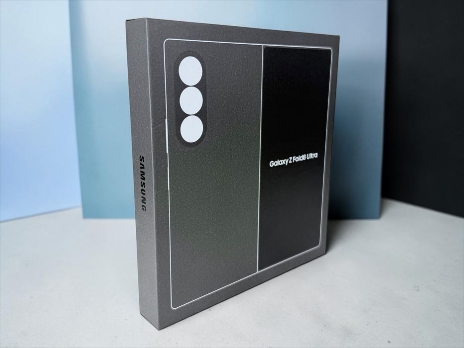 НАЛИЧЕН! Samsung Galaxy Z Fold 8 Ultra 5G 256GB 12RAM Graphite 2г. Гаранция!