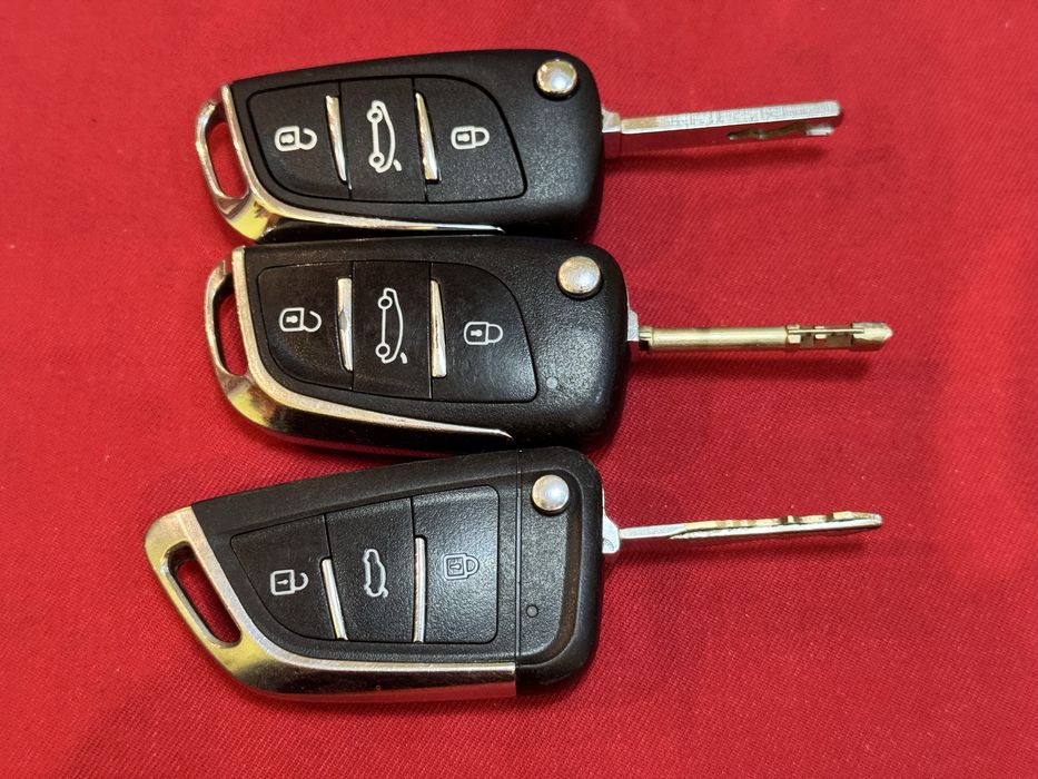 Ключ Citroen DS  Peugeot от 2004-2016г оригинален с 3бутона