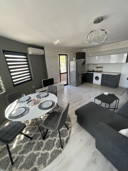 Дава се под наем Двустаен апартамент в Шумен, 5-ти полк - 70 кв.м за 408 € - Снимка #1