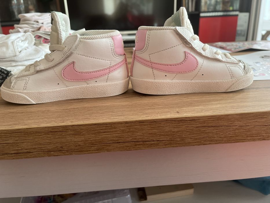 Бели кецове nike