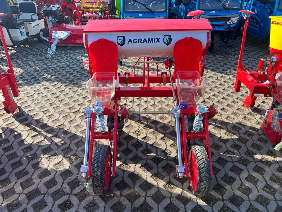 Semanatoare de porumb Agramix 2 randuri cutie fertilizare mare
