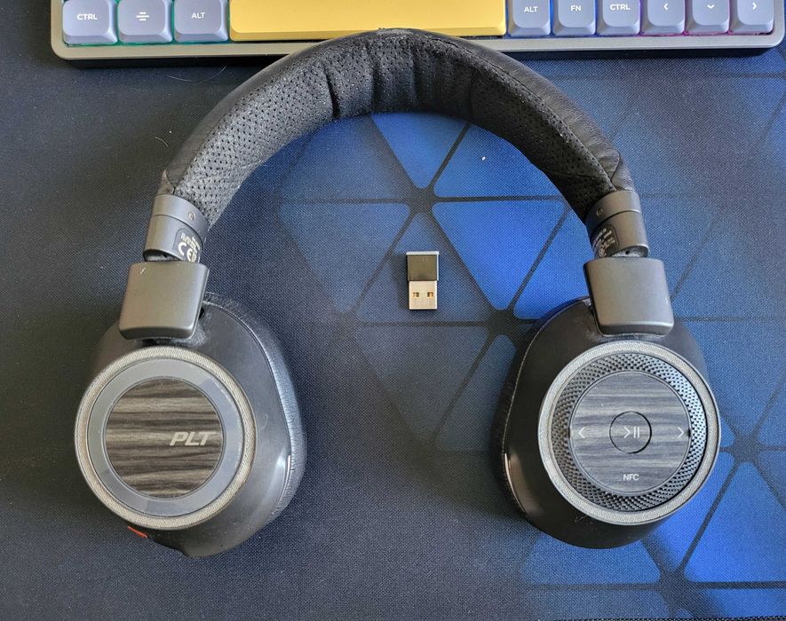 Casca Bluetooth Plantronics Voyager 8200 UC