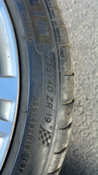 Jante Skoda R19 superb 235/40/19 vara