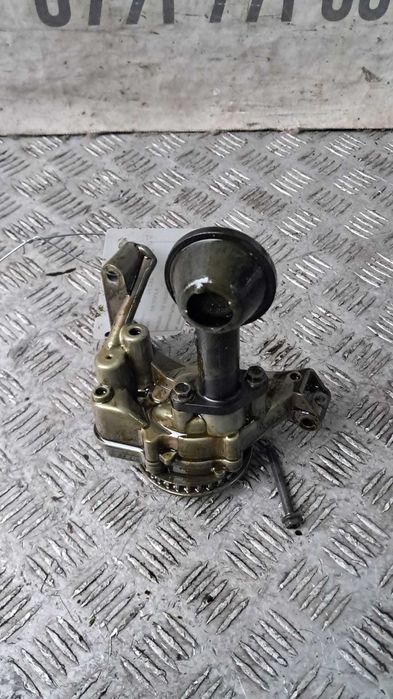 pompa ulei Vw Golf 6 1.6 TDI cod motor CAY an 2010 cod 03L115105C