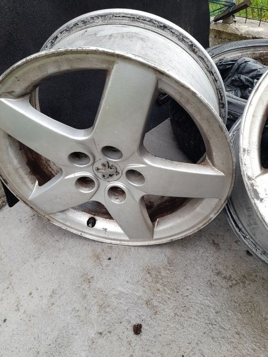 Vând 4 jante aluminiu