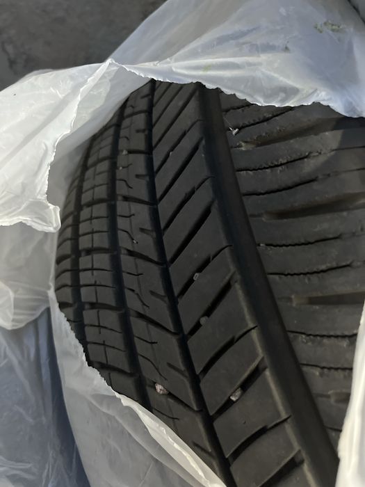 Продам шины 255/50/19