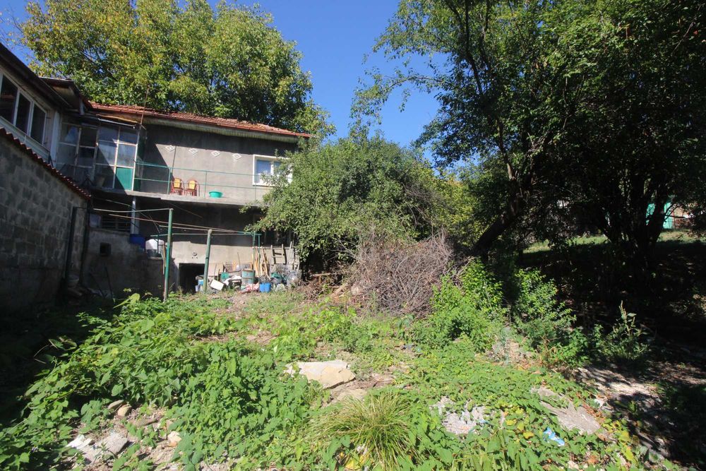 Къща с двор в кв. Шиваров мост, гр. Габрово