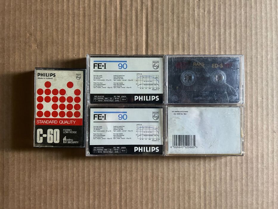 Lot 45 casete neinregistrate