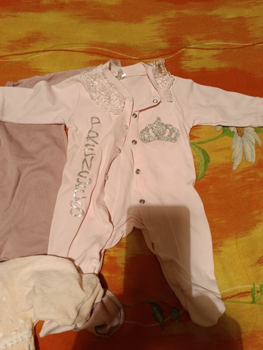 Продаются пакет детских вещей.