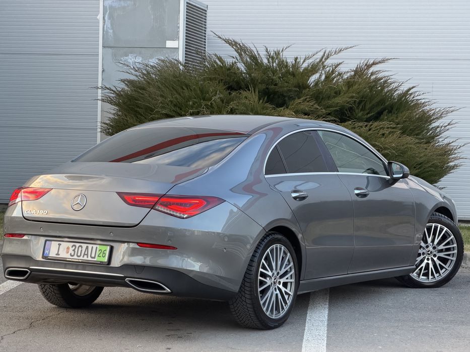 Mercedes-Benz~CLA 180~Burmester~Lumini Ambientale~Lane Assist~2020