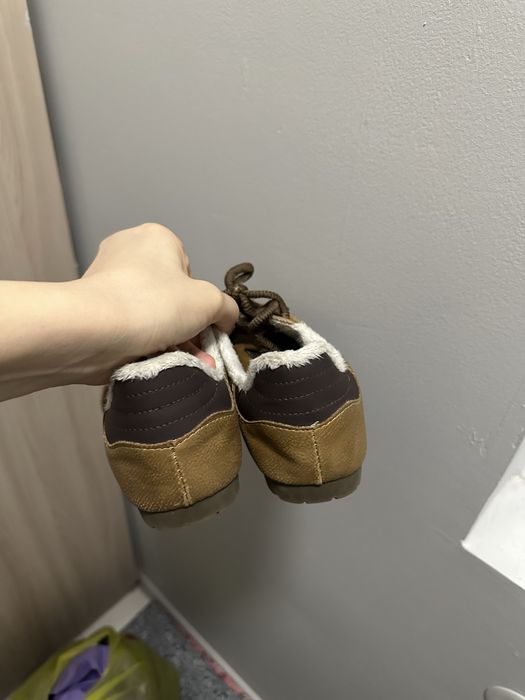 Кроссовки для девочки размер 36