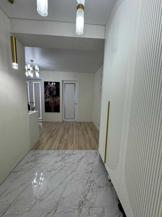 Продам Евро 3 ком.кв в ЖК Казахстан-2.