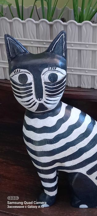 Дървена фигура-котка