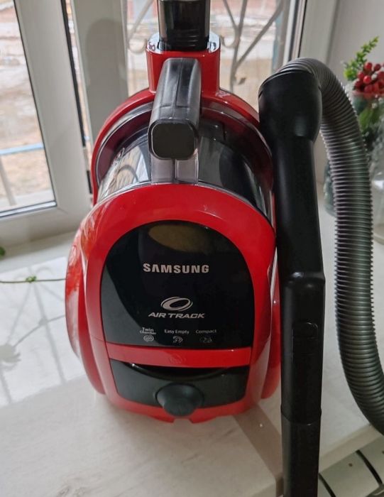 Пылесос Samsung в хорошем состоянии