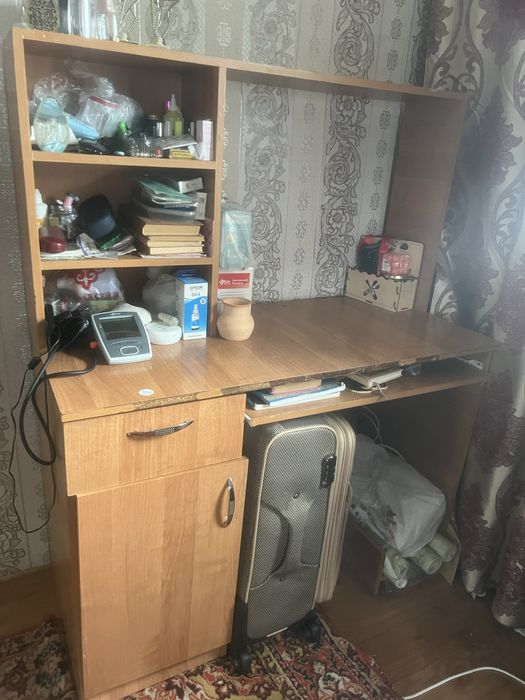 Продам компьютерный стол