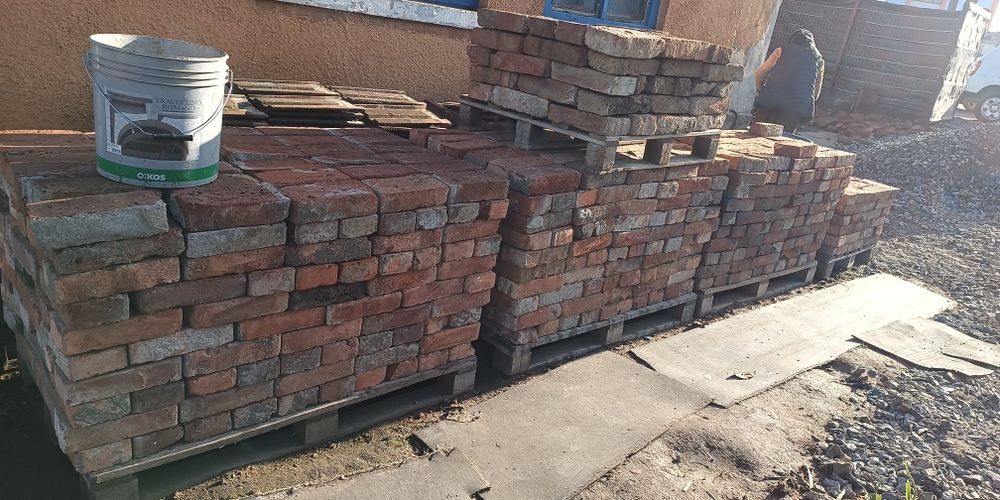 Vând cărămidă vechie