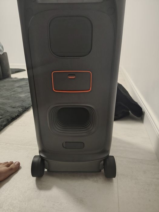 Vand boxa JBL 320 nou!