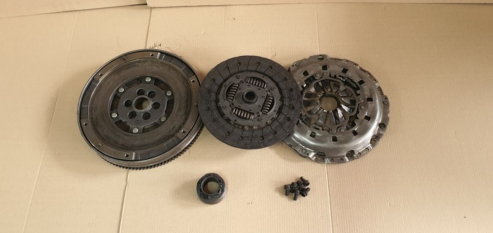 Kit ambreiaj luk volanta masa dubla 2.0 1.9 tdi BLB BRE BRD BPW AVF BGW audi a4 b7  audi a4 b6 audi a6 c6 passat b5.5