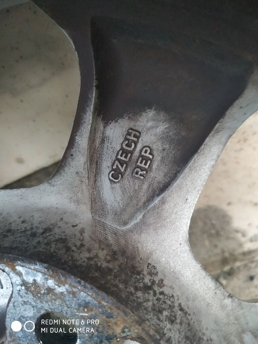 4броя лети джанти с гуми за Мицубиши спейс стар петнадесет цола