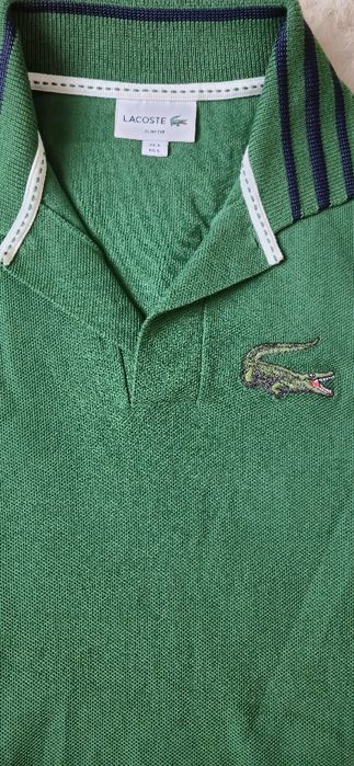 Vând tricou lacoste cu guler 100 la 100 original S