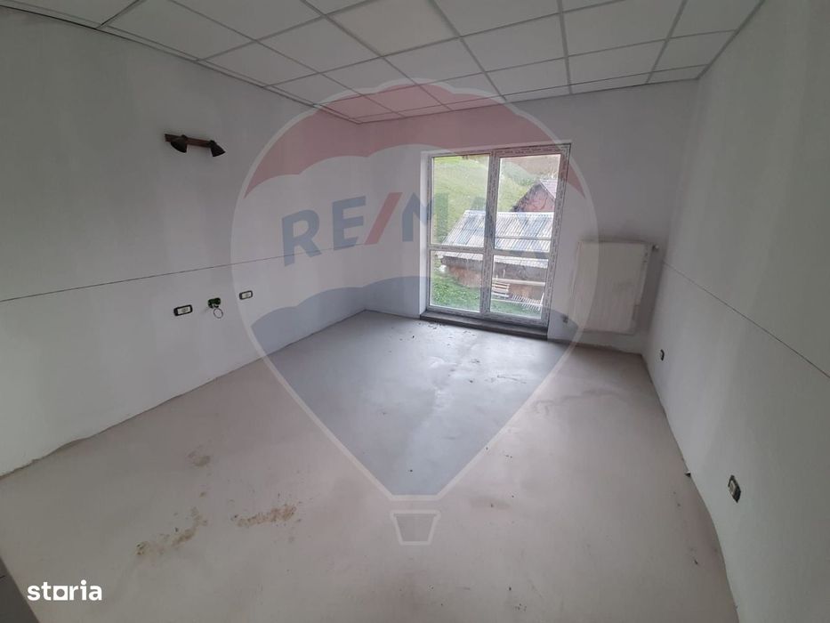 Vila / Pensiune / Camin / Azil seniori, zona superba Moeciu, parcare