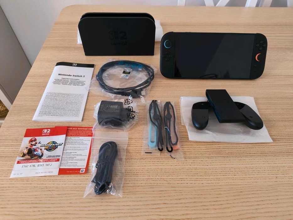 Consolă Nintendo Switch 2 + husă de protecție, stare excelentă