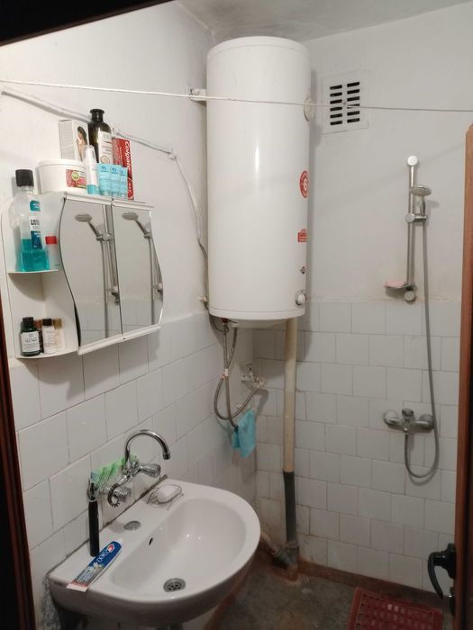 Продава се Многостаен апартамент в Левски - 95 кв.м за 643 €/кв.м - Снимка #6