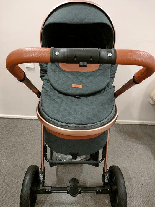 Продам коляску 3в1. сумка и дождевик