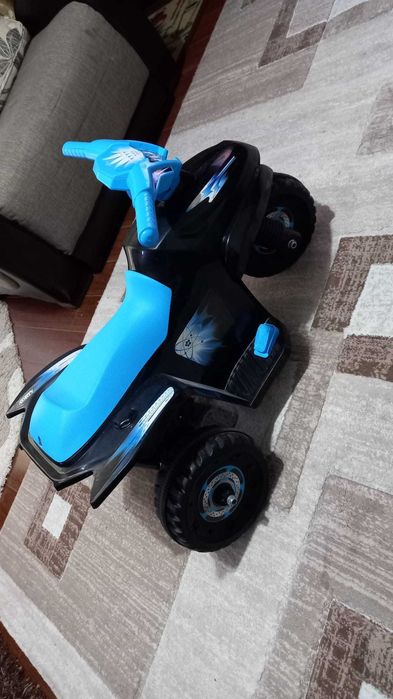 Vând motocicleta electrica