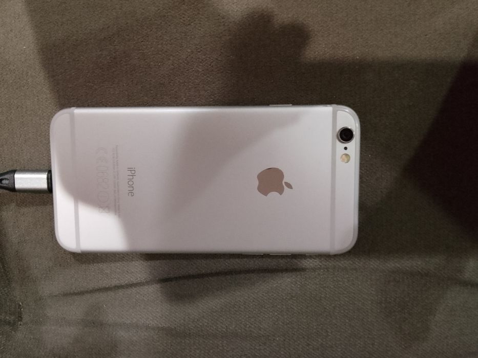 продам телефон iPhone 6