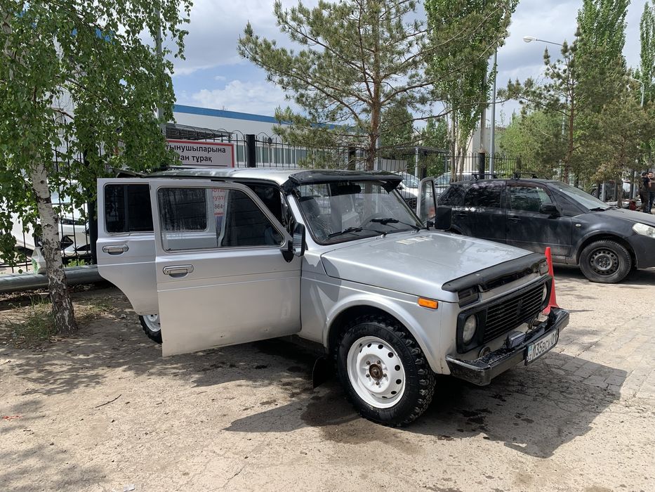 Продам ниву 2131 5-дверный