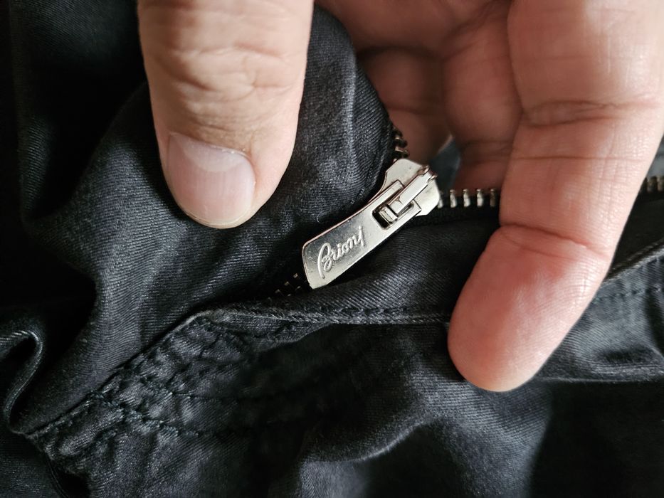 Продам оригинальные джинсы Brioni