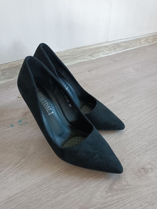 Замшевые туфли 36 р