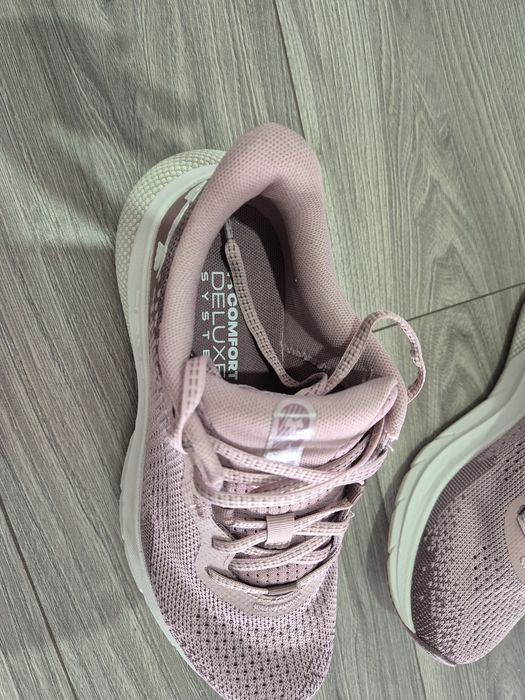 Adidasi under armour