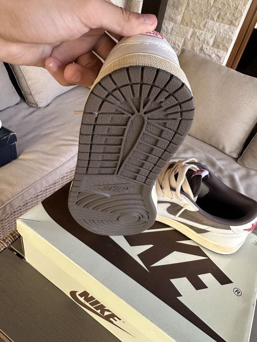 Jordan 1 travis scott