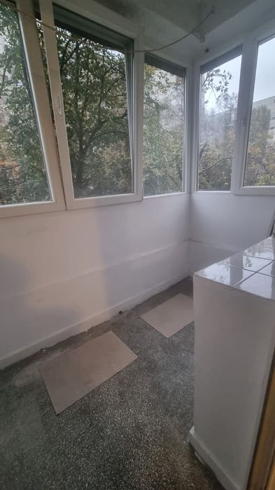 Închiriez garsoniera