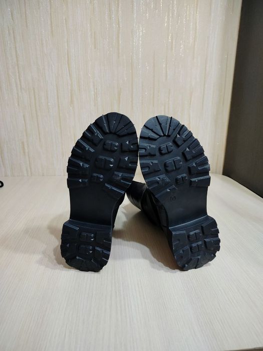 Новые женские ботинки