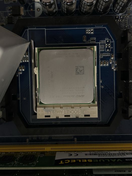 Дъно с рам и процесор