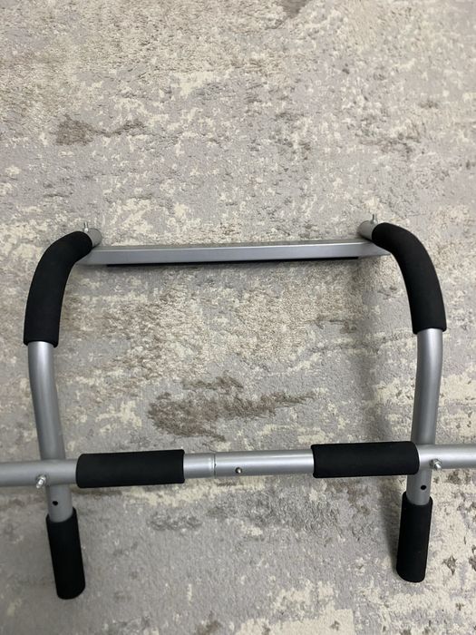 Продам новый универсальный турник