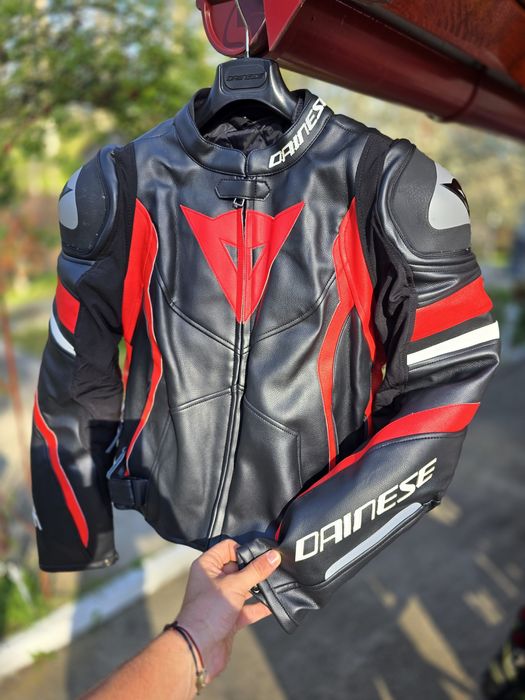 Geaca moto piele premium DAINESE AVRO 4 50 M sport