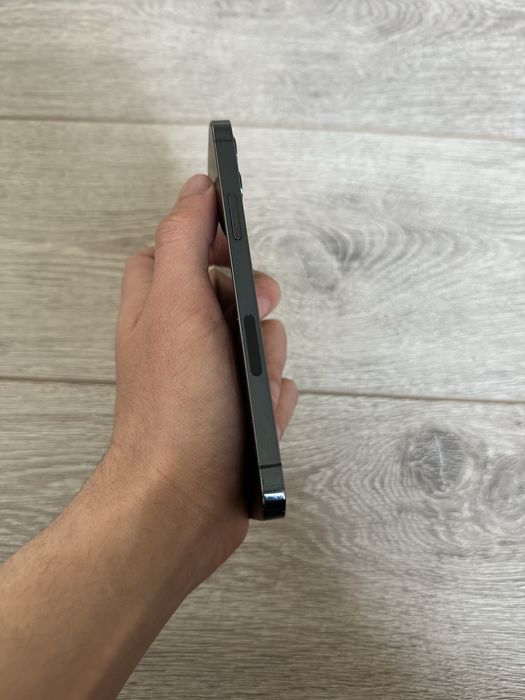 Iphone 12 Pro   .