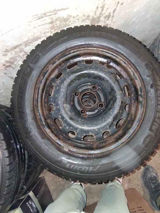 Нови зимни гуми с джанти