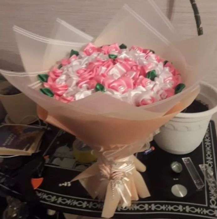 Цветы из атласных лент