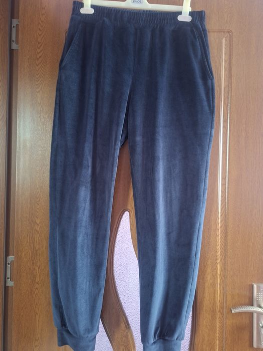 Vând Trening Damă Catifea Mărimea XXL