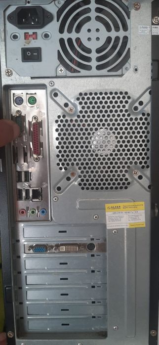 Продам мониторы и системные блоки