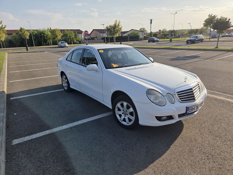 Vand mercedes e class w211,motor 2.2 automata,330.000 km