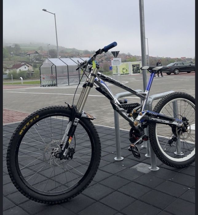 Bicicleta Downhill Lapierre 2015