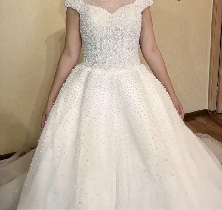 Свадебное платье жемчужное