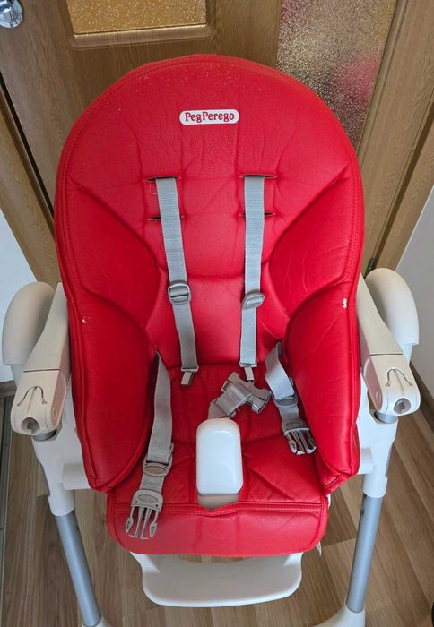 Продавам детски стол за хранене Peg Perego - Използван
